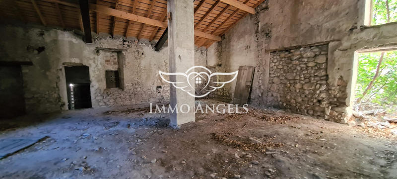 Mas - 2 500 m² - 30 pièces