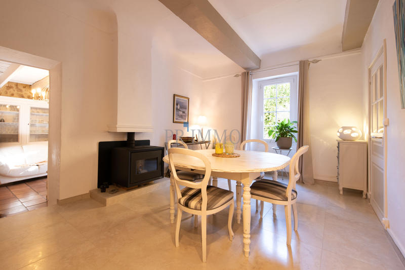 Maison - 201 m² - 5 pièces