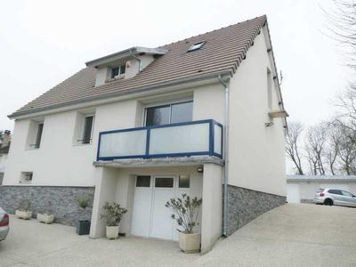 Maison - 141 m² - 5 pièces