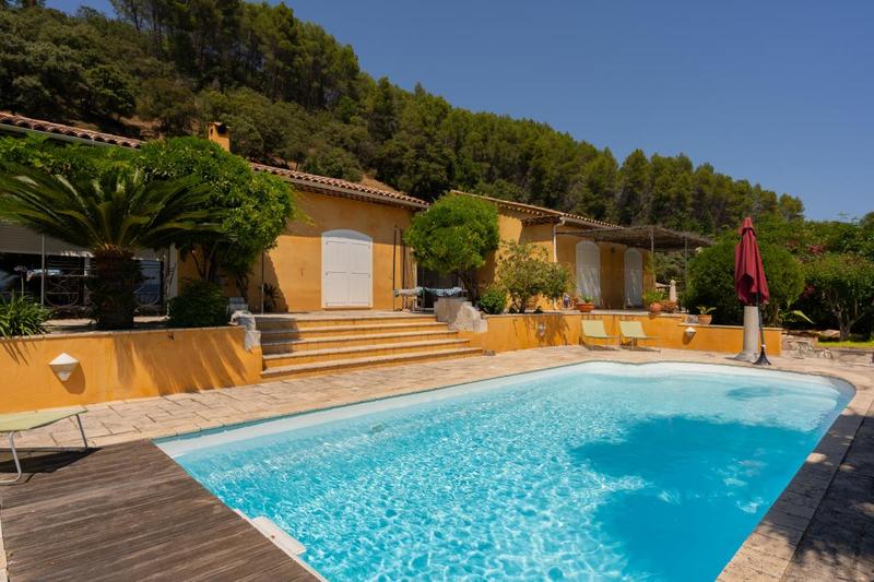 Mas - 240 m² - 6 pièces