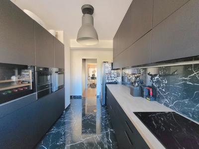 Appartement - 166 m² - 5 pièces