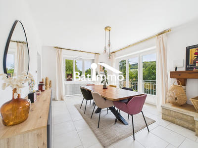 Maison - 121 m² - 5 pièces