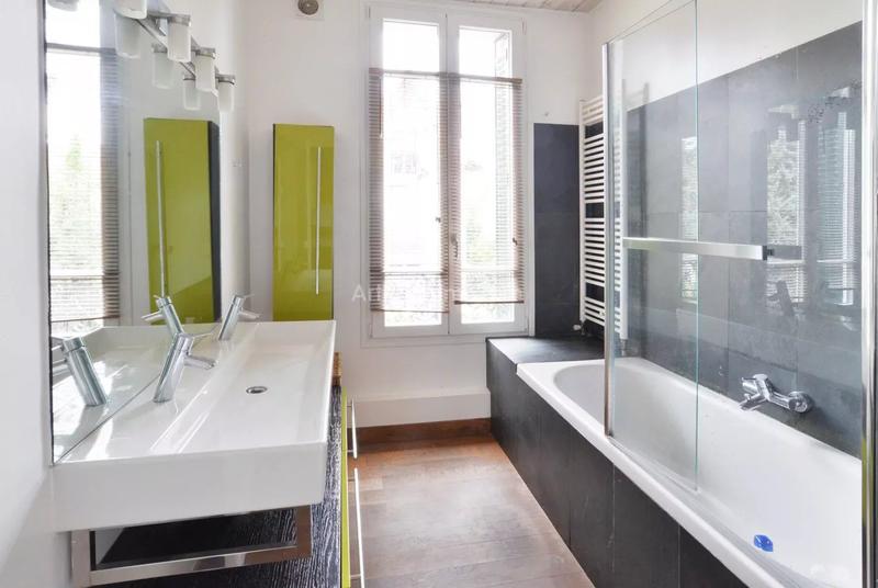 Maison - 160 m² - 8 pièces