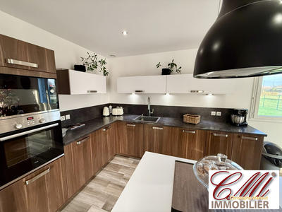 Maison - 97 m² - 5 pièces