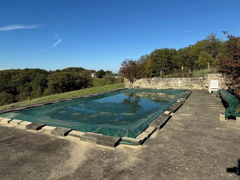 Maison en pierre - 206 m² - 8 pièces