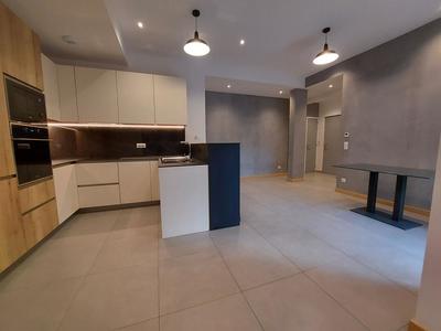 Appartement - 102 m² - 4 pièces