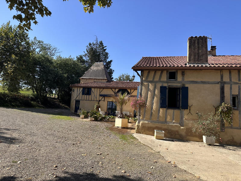 Maison - 375 m² - 17 pièces