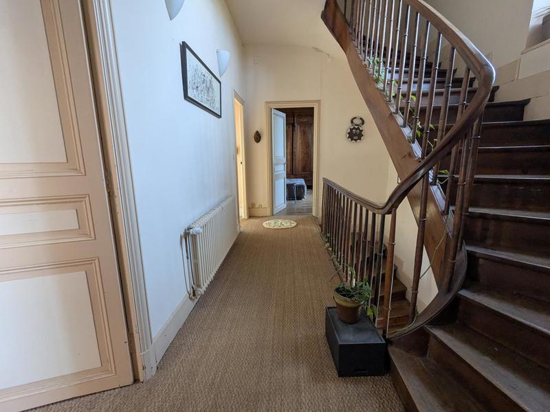 Maison - 250 m² - 10 pièces