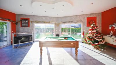 Maison - 250 m² - 7 pièces