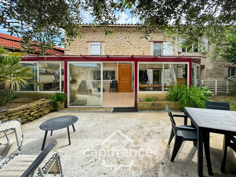 Maison - 197 m² - 9 pièces