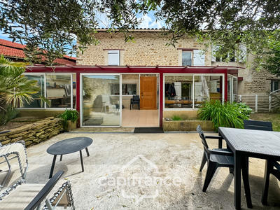 Maison - 197 m² - 9 pièces