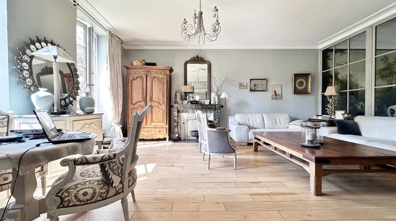 Maison bourgeoise - 330 m² - 9 pièces