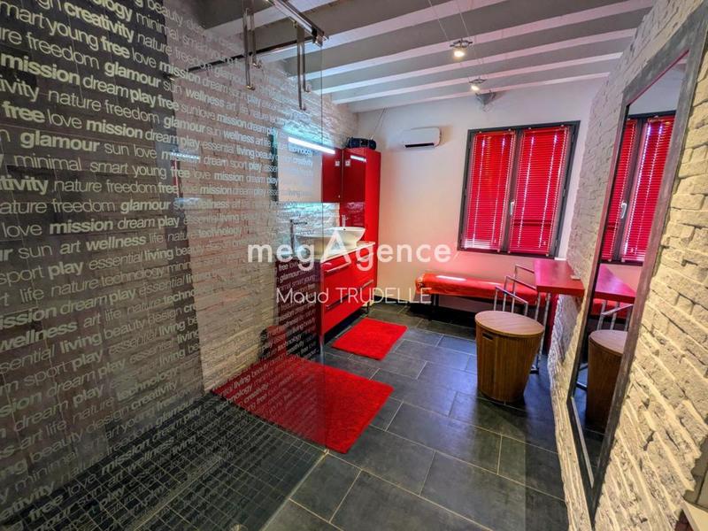 Maison - 458 m² - 11 pièces