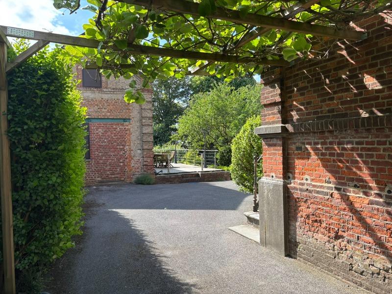 Maison bourgeoise - 326 m² - 9 pièces