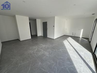 Maison - 86 m² - 4 pièces