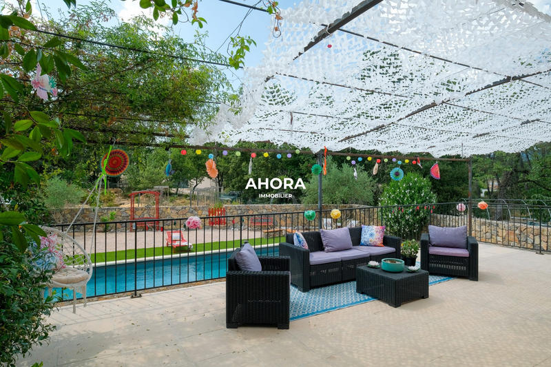 Villa - 167 m² - 7 pièces