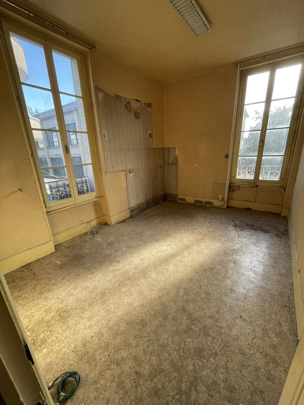 Appartement - 120 m² - 8 pièces