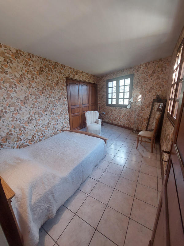 Maison - 220 m² - 7 pièces