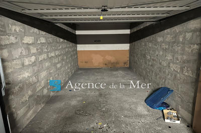 Parking / Garage - 12 m²