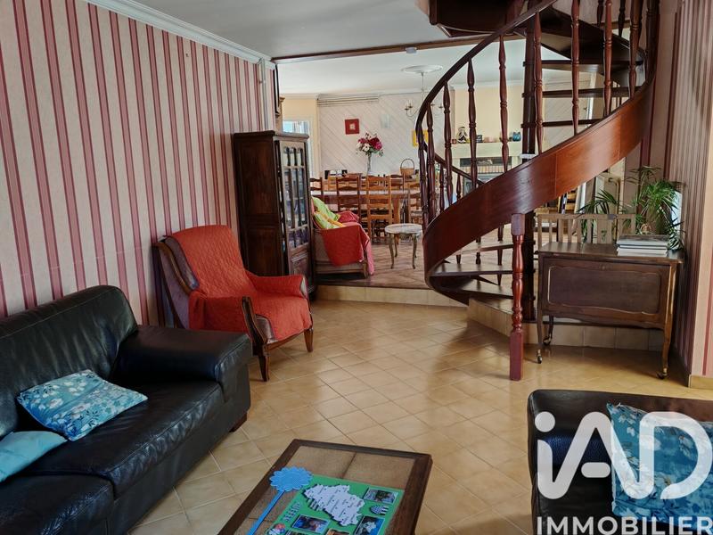 Maison - 208 m² - 6 pièces