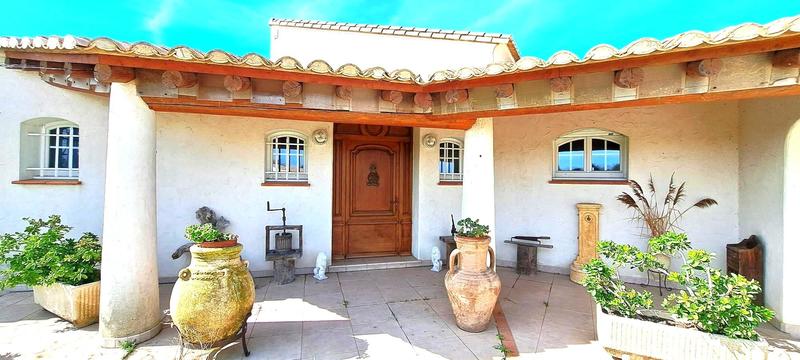 Propriété - 255 m² - 9 pièces