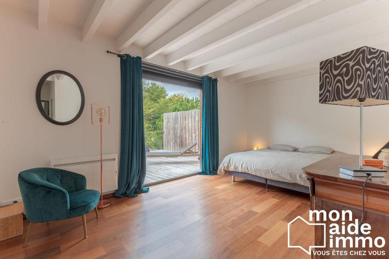 Maison contemporaine - 228 m² - 8 pièces