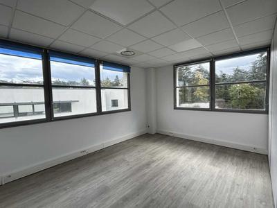 Bureau - 182 m²