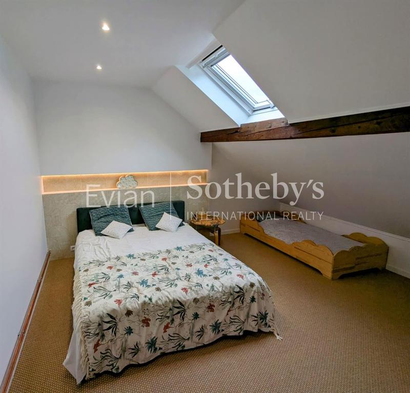 Appartement - 270 m² - 9 pièces