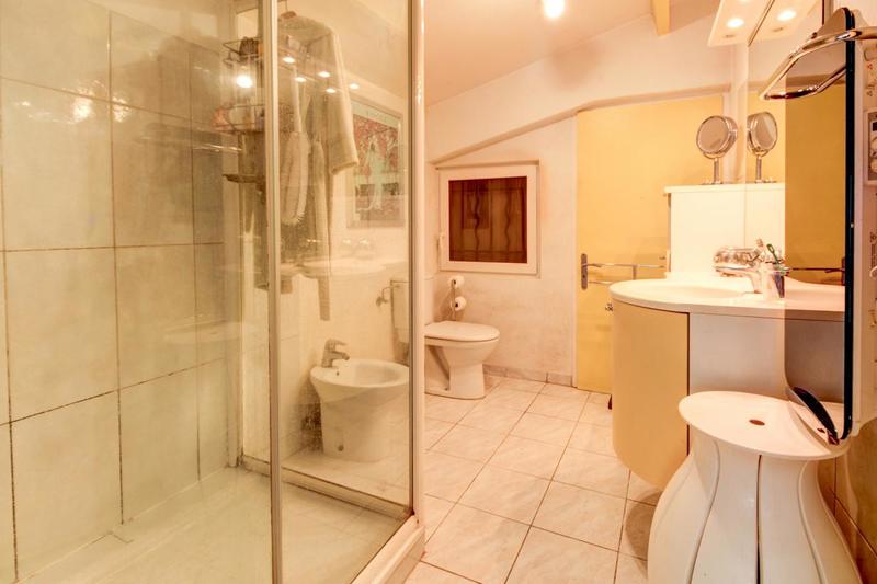 Appartement - 99 m² - 4 pièces