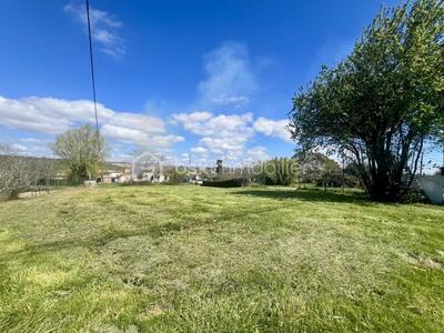 Terrain constructible - 703 m²