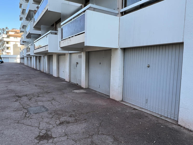Parking / Garage - 15 m²