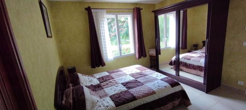 Propriété - 240 m² - 6 pièces