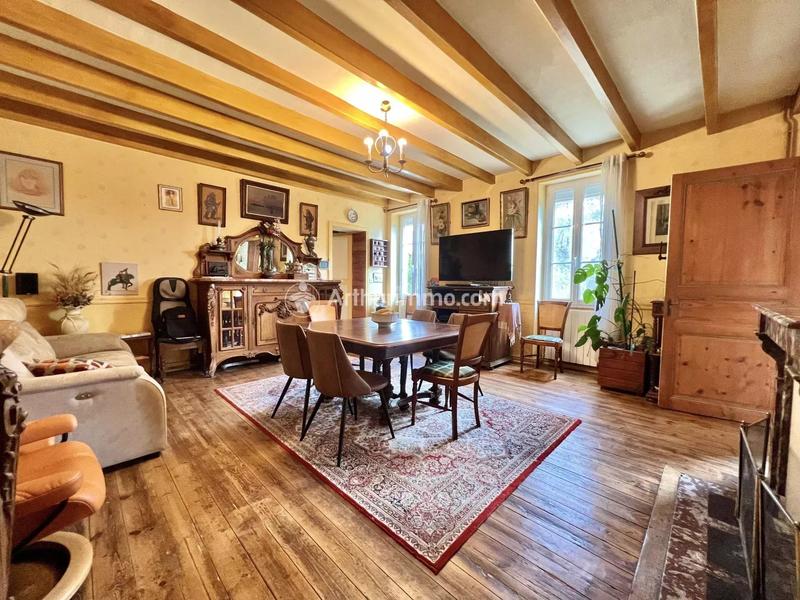 Maison - 220 m² - 8 pièces