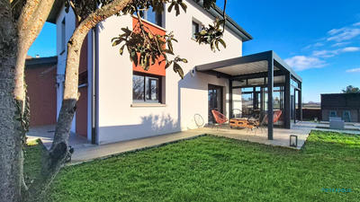 Maison traditionnelle - 140 m² - 6 pièces