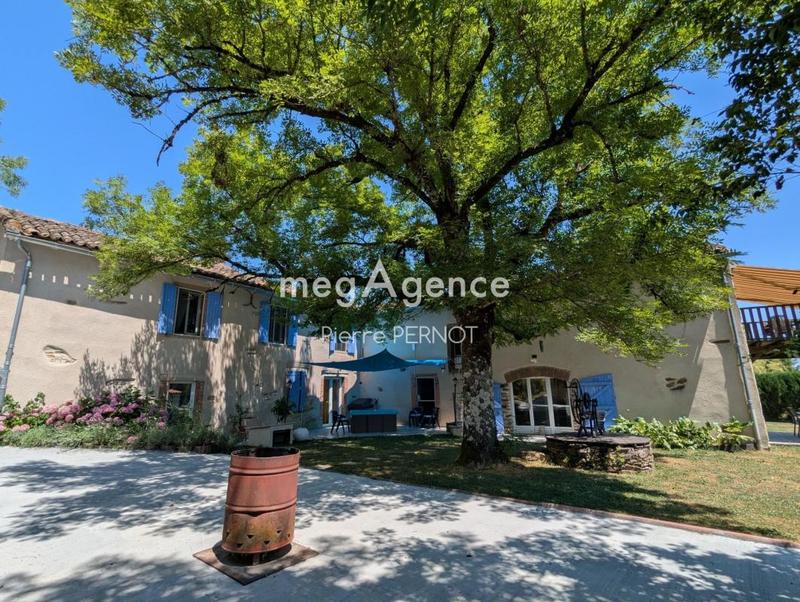 Maison - 294 m² - 10 pièces