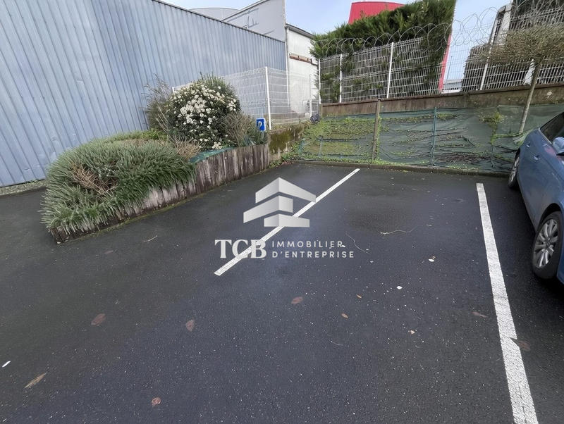 Local d'activités - 145 m²