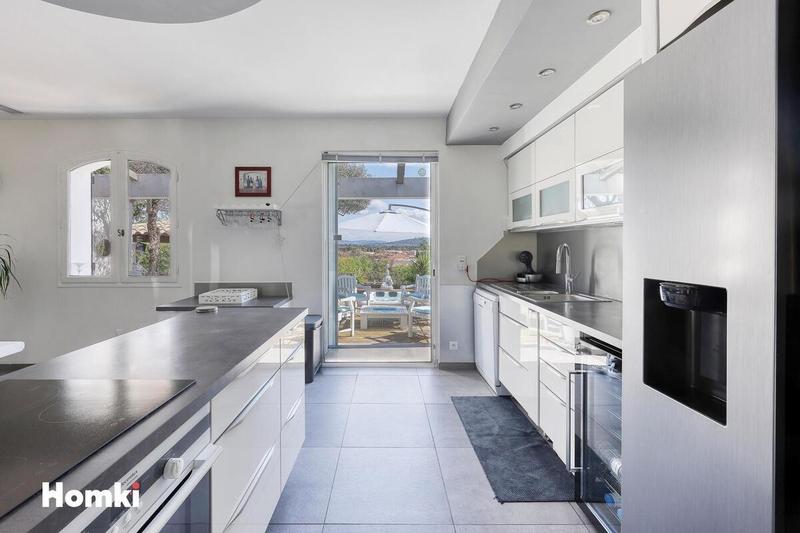 Maison - 207 m² - 6 pièces