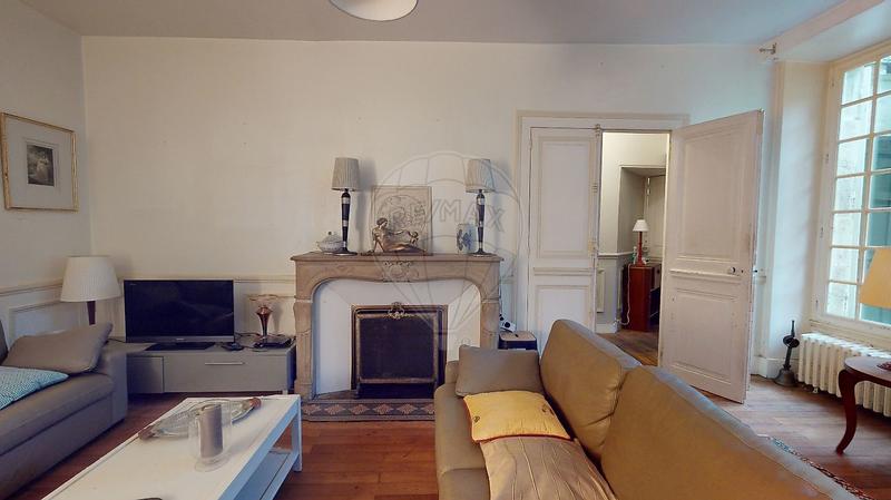 Propriété - 420 m² - 14 pièces