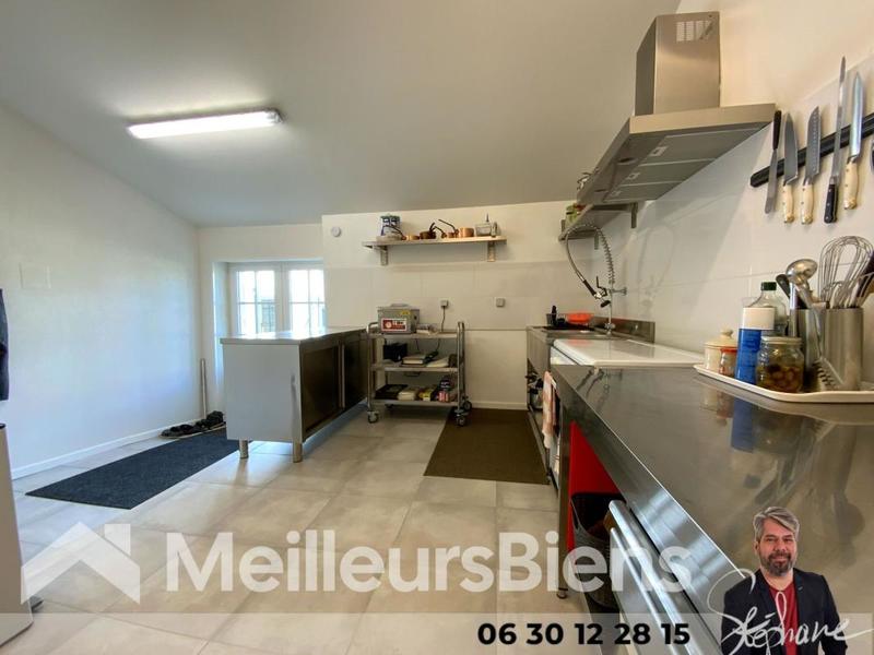 Maison traditionnelle - 227 m² - 10 pièces