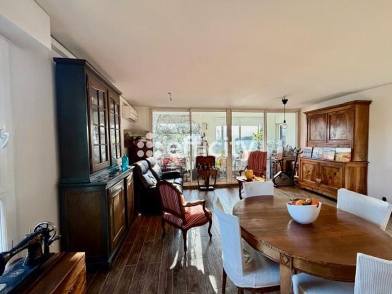 Appartement - 85 m² - 3 pièces