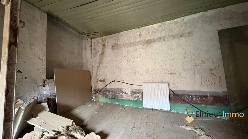 Maison - 220 m² - 5 pièces