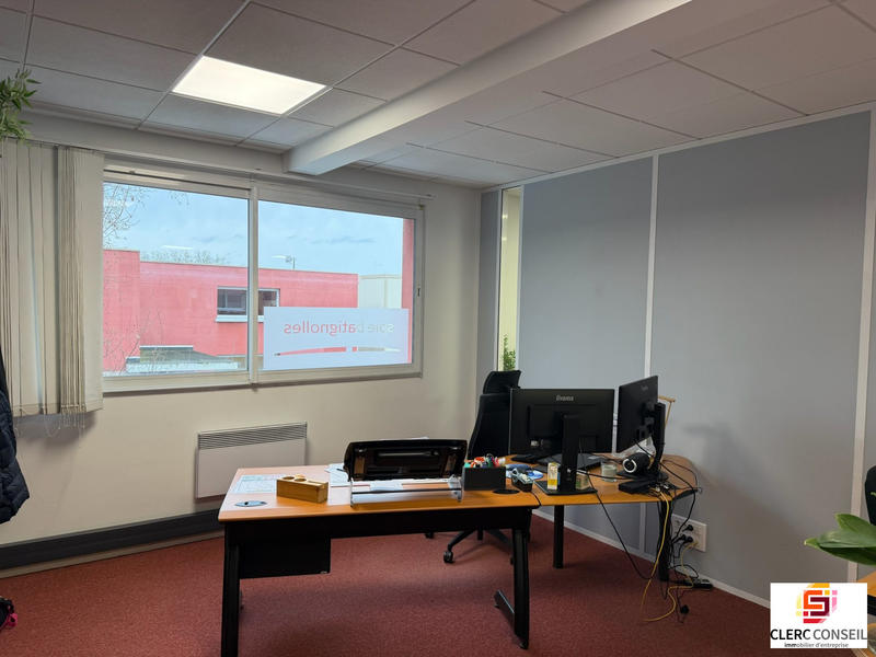 Local d'activités - 835 m²