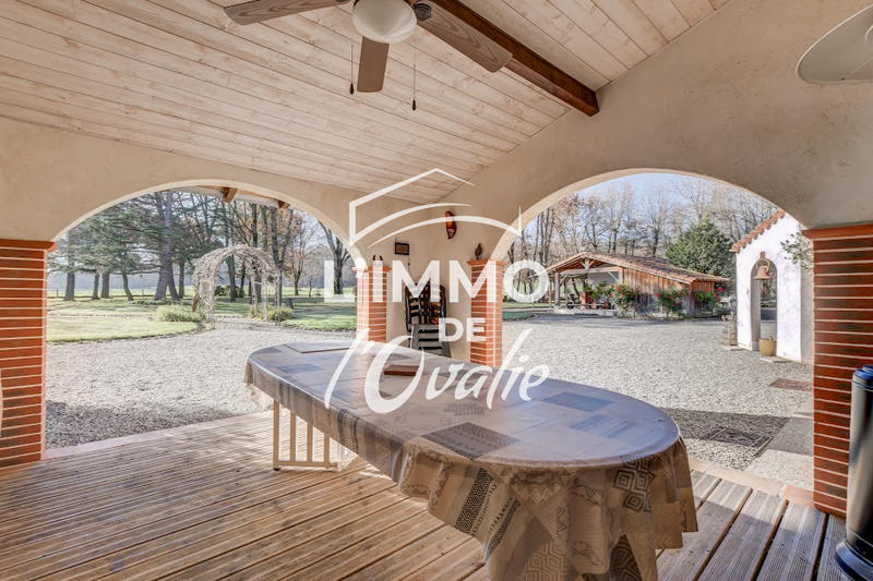 Maison - 394 m² - 16 pièces