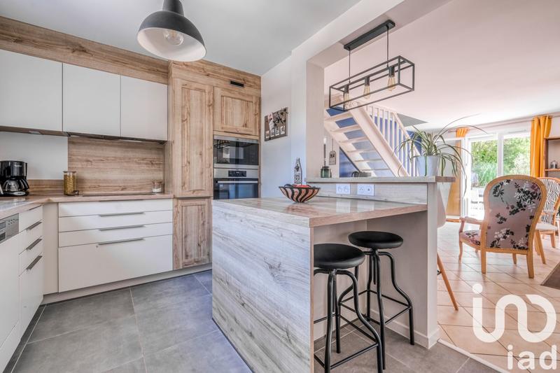 Maison - 165 m² - 8 pièces