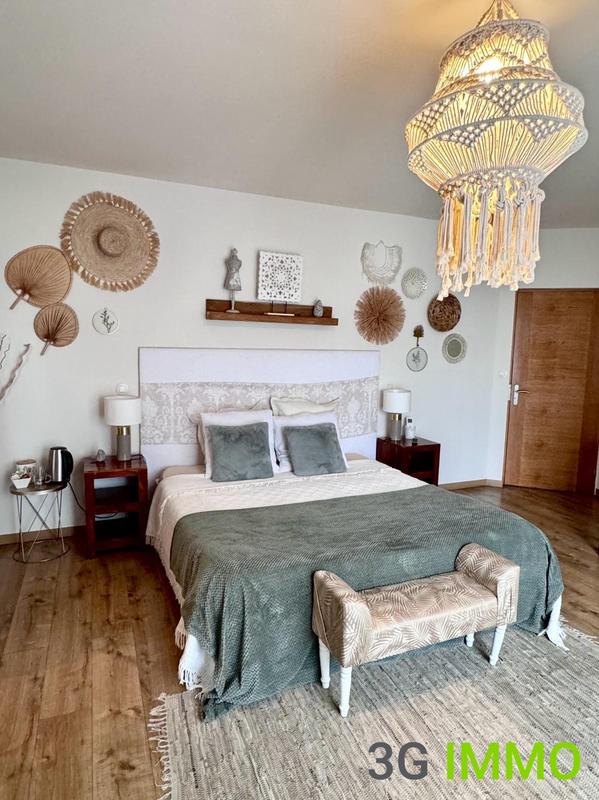 Villa - 266 m² - 9 pièces