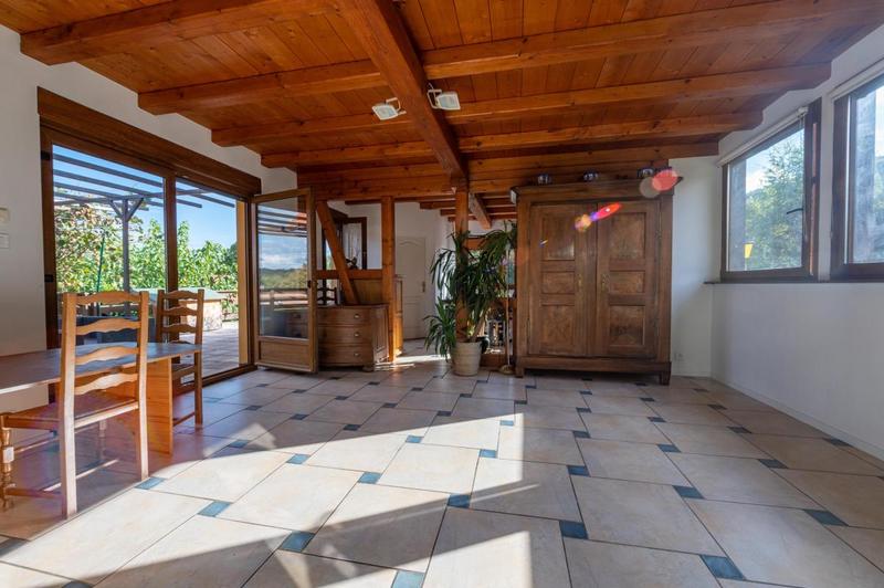 Maison - 236 m² - 10 pièces