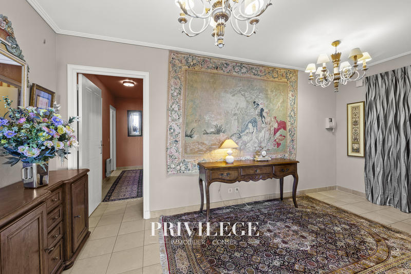 Appartement - 104 m² - 4 pièces