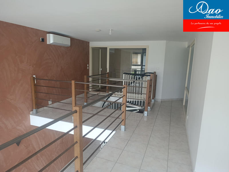 Loft - 176 m² - 5 pièces