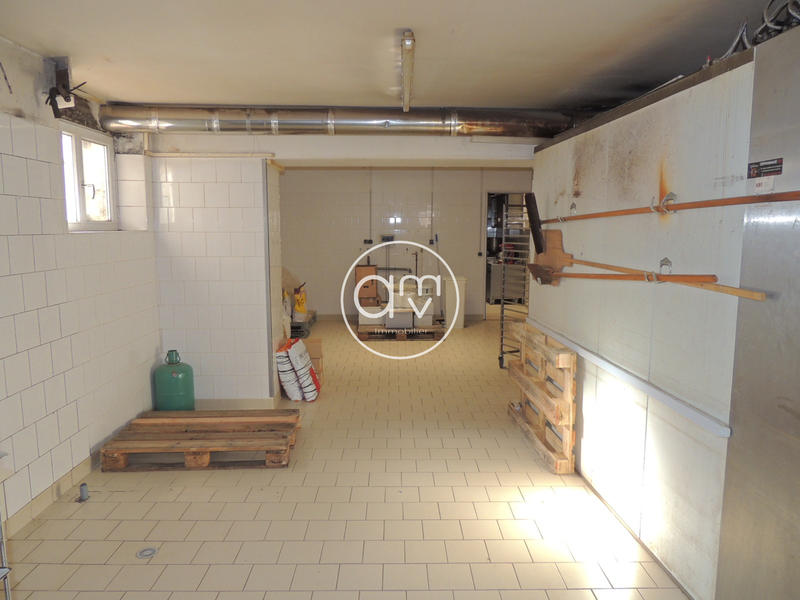 Fonds de commerce - Local commercial - 167 m²