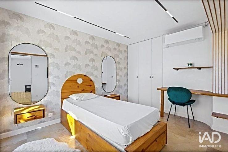 Maison - 222 m² - 5 pièces